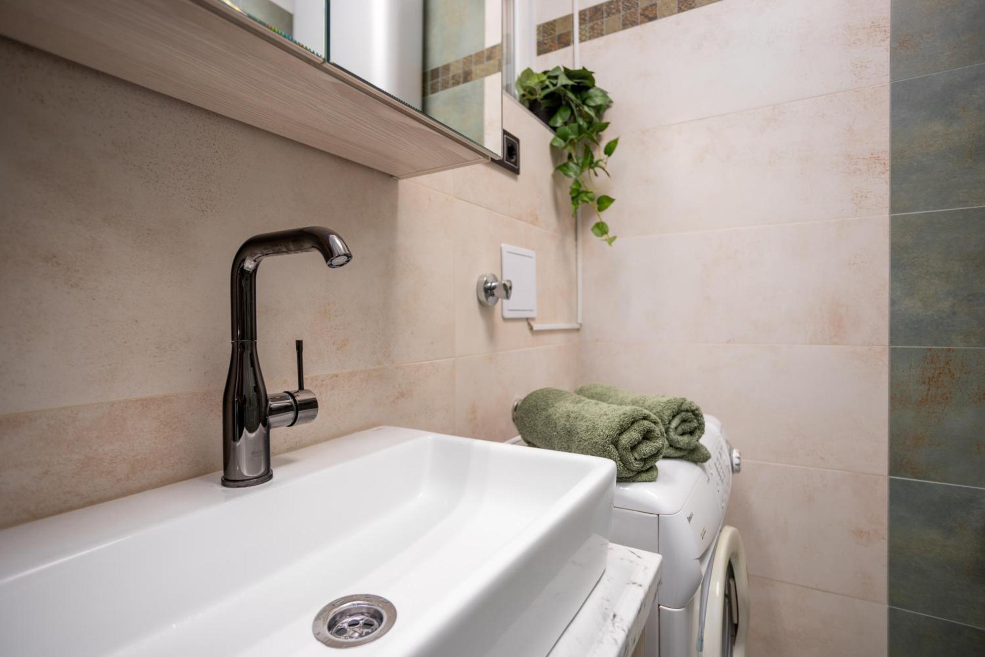 Relax Apartment By The Parliament Budapest Ngoại thất bức ảnh